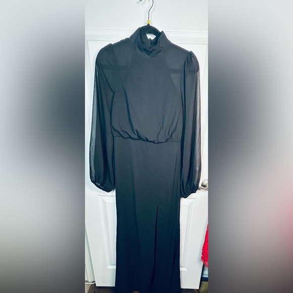 Graceful Entrance Black Long Sleeve Backless Maxi Dress Size Medium NWOT - Picture 11 of 12